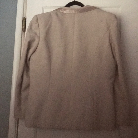Beige blazer - Picture 2 of 3
